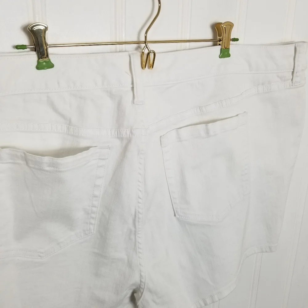 Torrid White Denim Jean Shorts Size 26 NWT Whip Stitch Pockets Trendy 2026 Denim